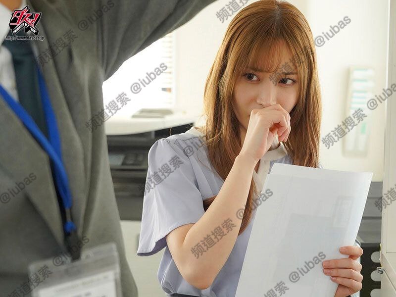 マ〇コをいじられ脇を舐められるとエロくなり男の乳首を丁寧に舐めたあとりおちゃんの大きなおっぱいを舐められると 「あ…あっ～うっ、うっ、うっ…」」と小さなあえぎ声